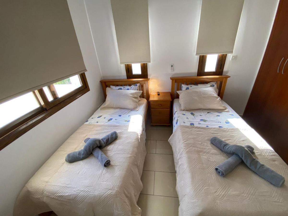 Villa Angel - Exotic Villa 200M From Beach Паралимни Екстериор снимка