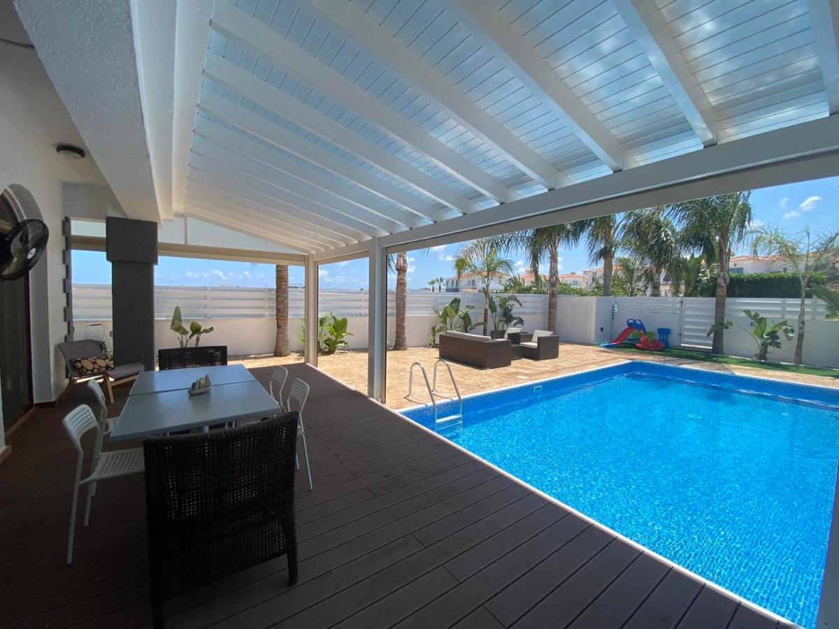 Villa Angel - Exotic Villa 200M From Beach Паралимни Екстериор снимка