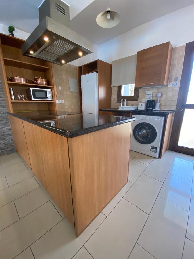 Villa Angel - Exotic Villa 200M From Beach Паралимни Екстериор снимка